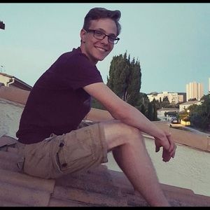 Meet your Posher, Alexis